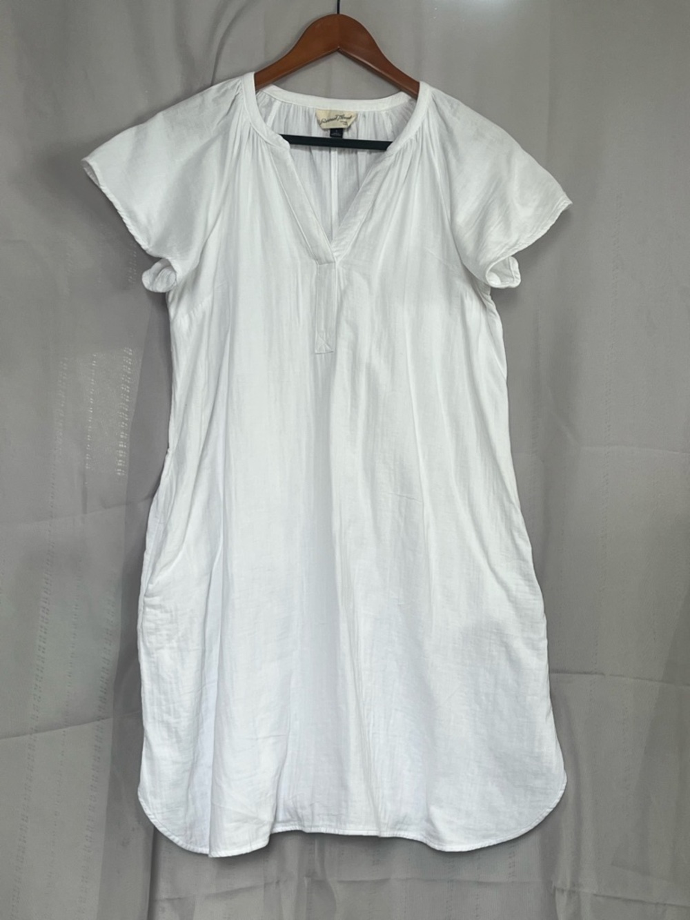 Universal Thread White V-Neck Flutter Sleeve Midi Dress